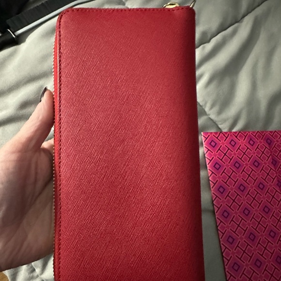 Tory Burch Robinson Zip Continental Wallet *NEW* - Picture 2 of 5
